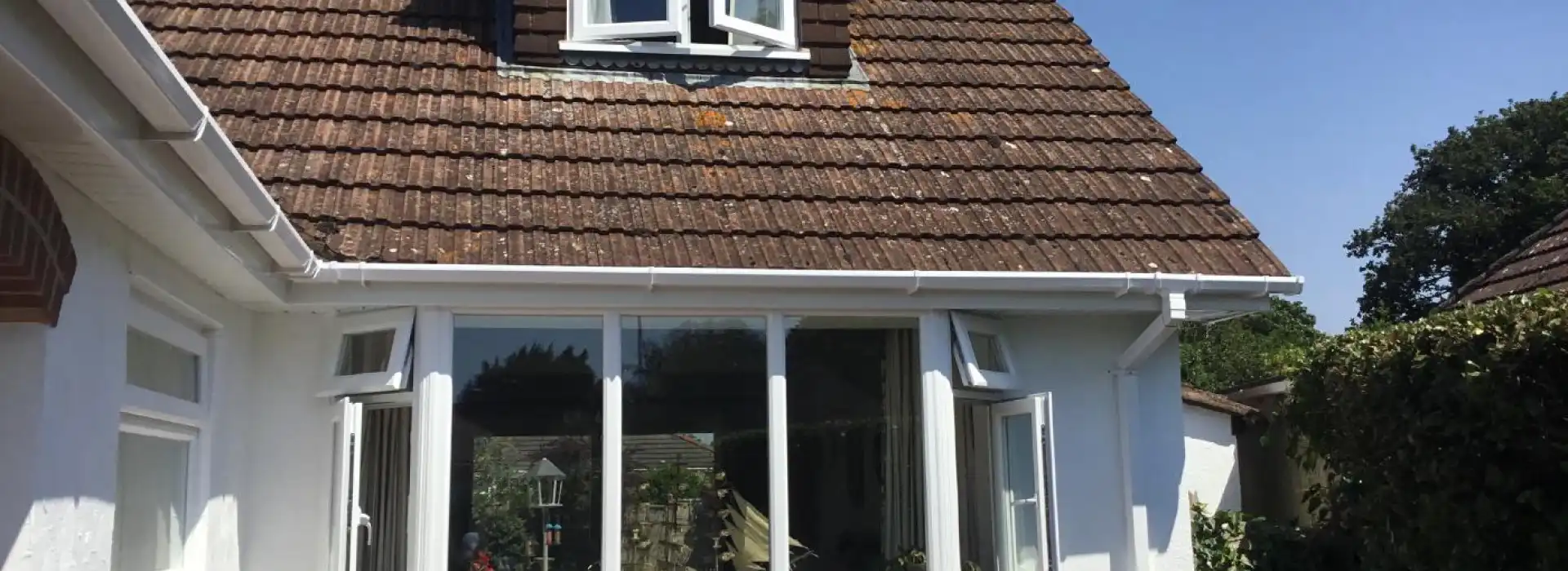 white-soffit-banner white-soffits